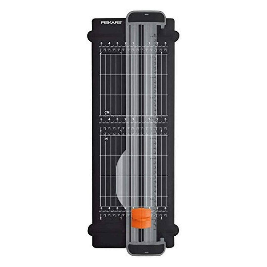 Fiskars SureCut Papierschneidemaschine 7 Blätter (7 Blätter, A5) (1004723)