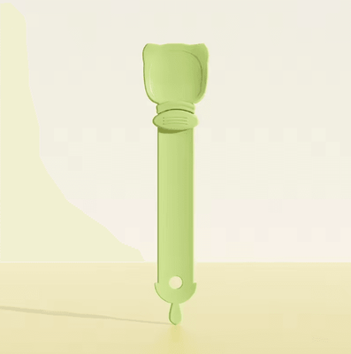 Inspire Picks Cat Lick Spoon Feeder Long Handle Wet Food & Treat Dispensing Spoon green