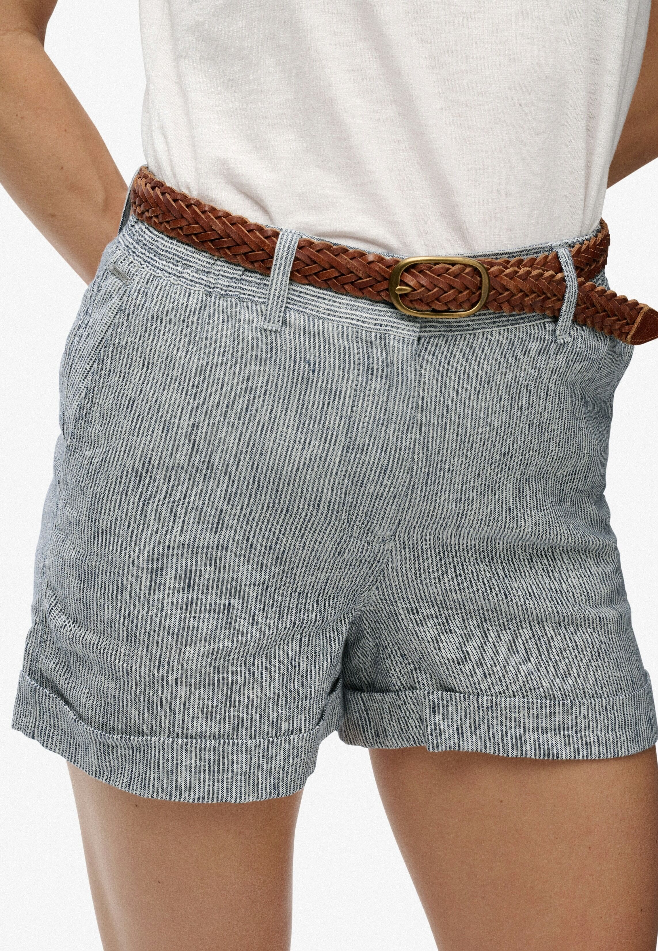 Shorts SUPERDRY "MID RISE LINEN SHORT", Damen, Gr. 30, N-Gr, blau (indigo stripe), Web, Obermaterial: 100% Leinen, gestreift, regular fit ca. Mitte Oberschenkel, Hosen Shorts, aus 100% Leinen indigo stripe 30, N-Gr