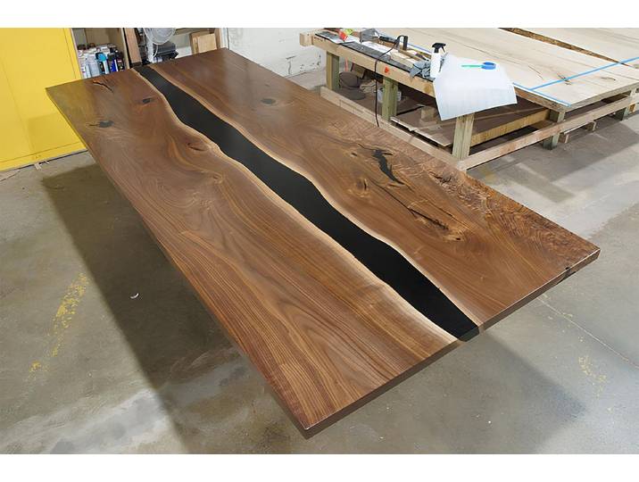 Xlmoebel Esstisch Massivholztisch mit Epoxidharz und Wasserfall-Design (1-St., Esstisch), Hergestellt in Europa