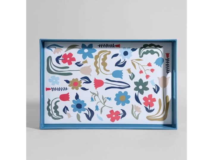 Tablett mit mehrfarbigen Blumenmustern