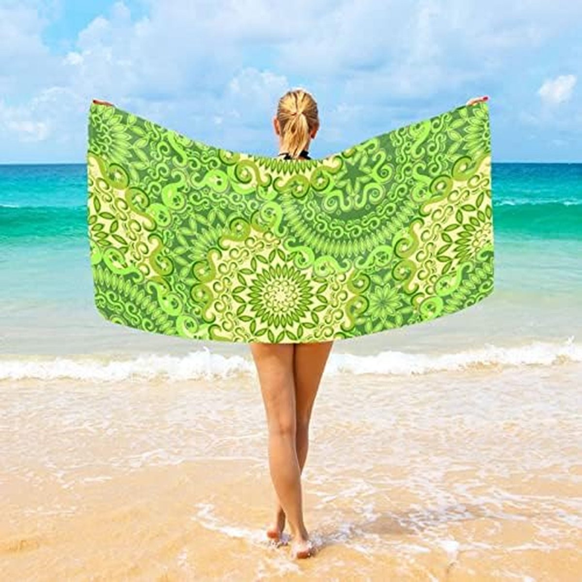 Groene mandala strandhanddoek van microvezel, zandvrij en sneldrogend, 79 x 180 cm