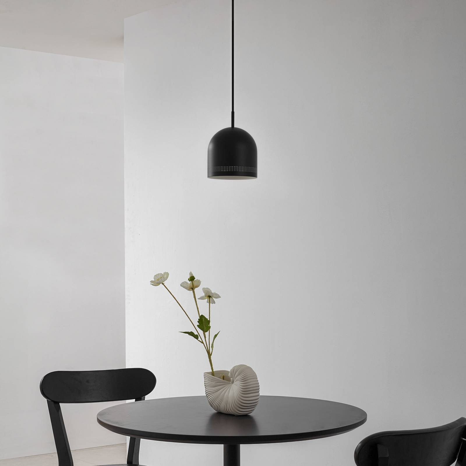 Hängelampe Oura NOLA, dimmbar, schwarz, für Wohn- / Esszimmer, Metall, Skandinavisch, Pendelleuchte
