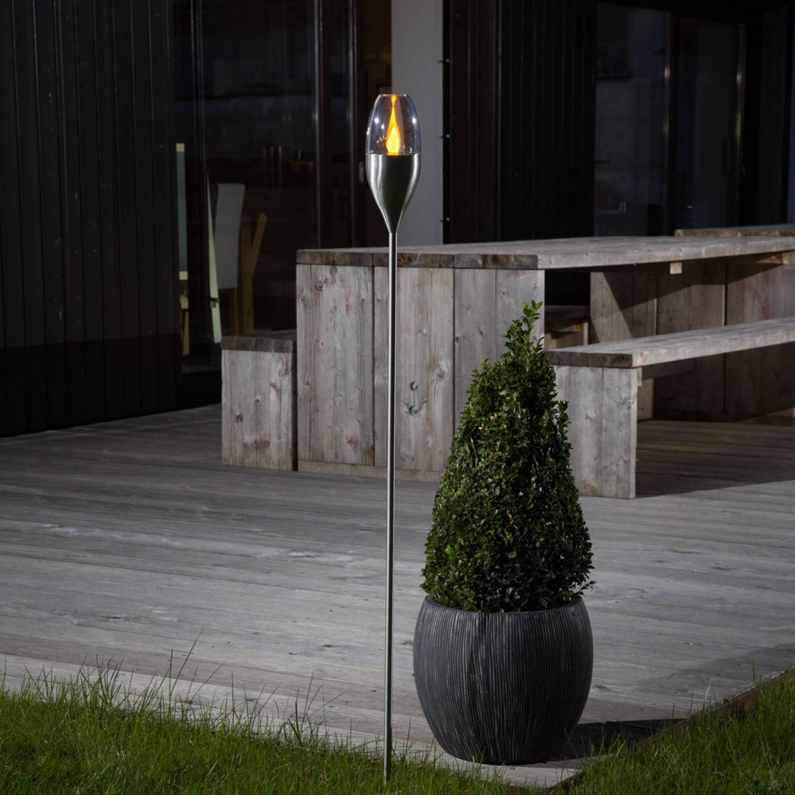 Lindby LED-Solarleuchte Jari, Höhe 122 cm, Edelstahl, klar JARI, alu / grau / zink, Edelstahl, Modern, Solarleuchten