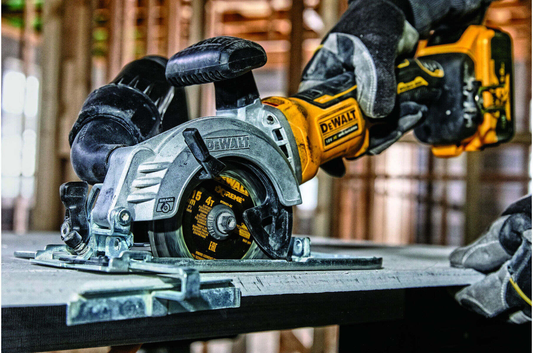 DEWALT Faserzement-Kreissägeblatt PCD für Akku-Handkreissägen, 115x9,5mm, 4Z DT20421-QZ)