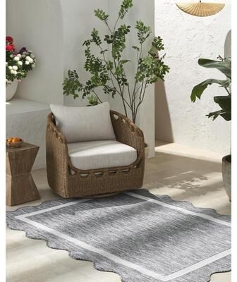 Livabliss Miami Beach Traditional Indoor / Outdoor Area Rug