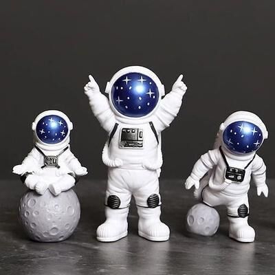 Inspired Finds 4 Piece Astronaut Figurine Set Space Themed Desk Decor & Educational Toy blue 3pcs