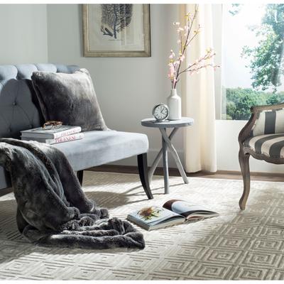SAFAVIEH Synthetic Fox 50 x 60 Inch Throw, Silver