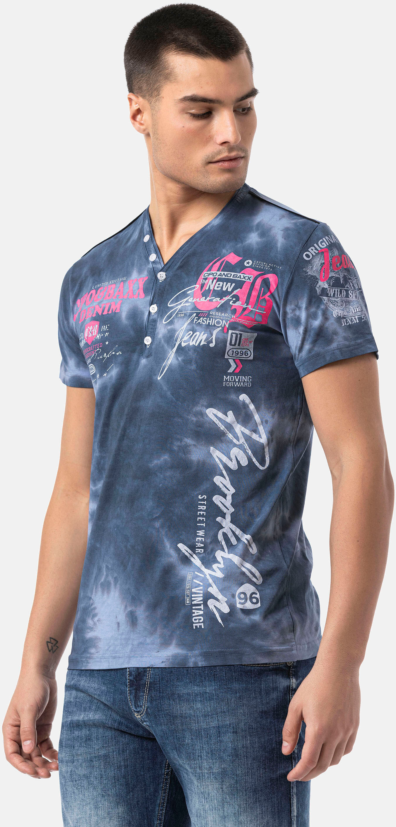 Kurzarmshirt CIPO & BAXX, Herren, Gr. L, blau (navyblau), Jersey, Obermaterial: 98% Baumwolle, 2% Elasthan, bedruckt, slim fit hüftlang, V-Ausschnitt, Shirts Kurzarmshirt navyblau L