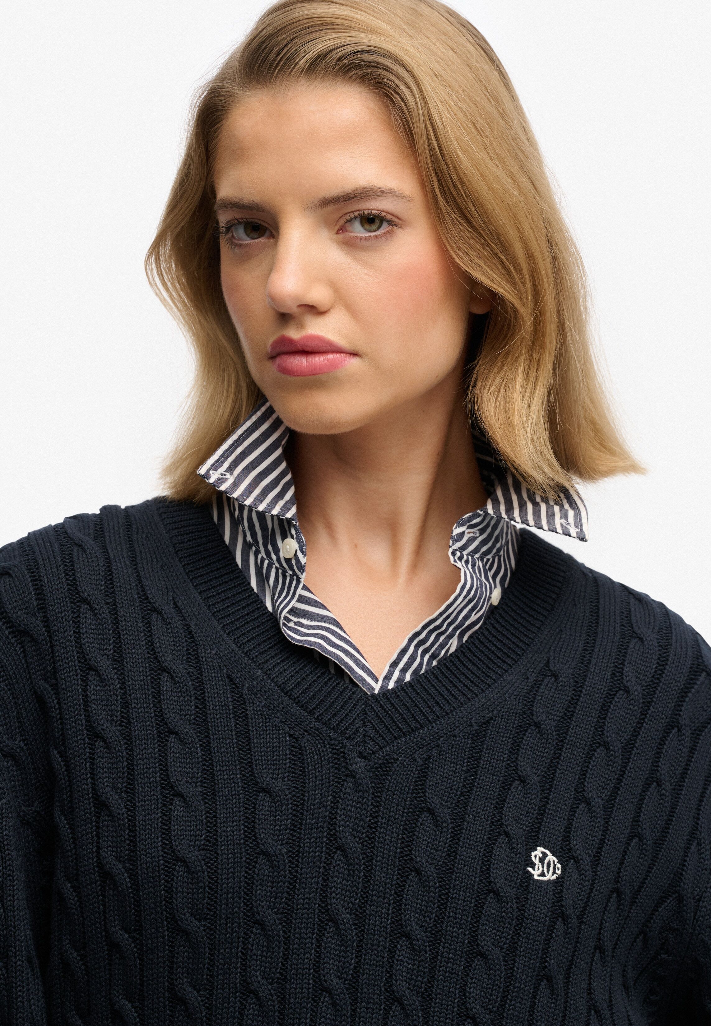 V-Ausschnitt-Pullover SUPERDRY "OVERSIZED CABLE V NECK JUMPER", Damen, Gr. M, eclipse navy, Strick, Obermaterial: 100% Baumwolle, unifarben, oversize normal, V-Ausschnitt, Bündchen, Pullover V-Ausschnitt-Pullover, Baumwolle, oversized Fit eclipse navy M