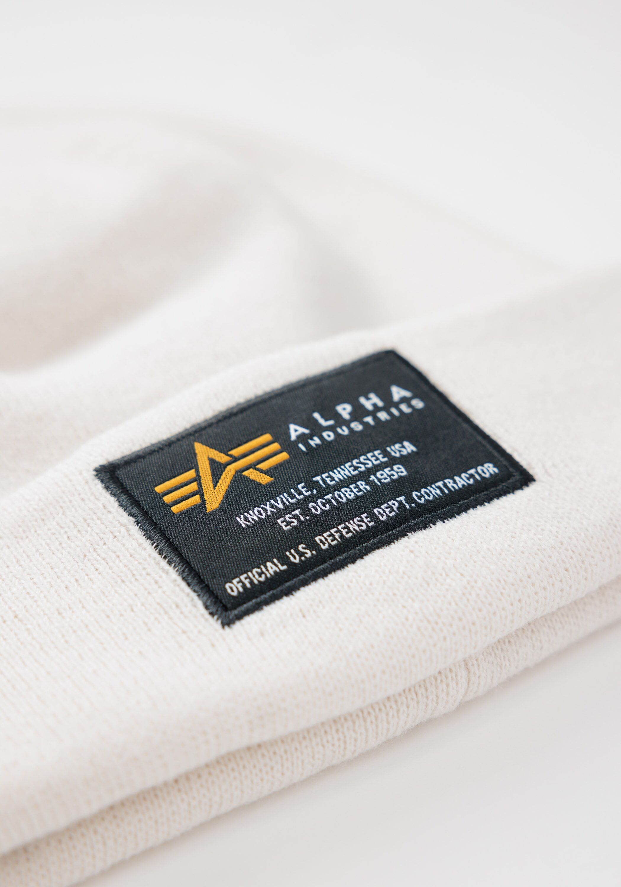 Skimütze ALPHA INDUSTRIES "Crew Beanie", Gr. onesize, weiss (jet stream weiß), Obermaterial: 100% Polyacryl, Mützen Skimütze jet stream weiß onesize