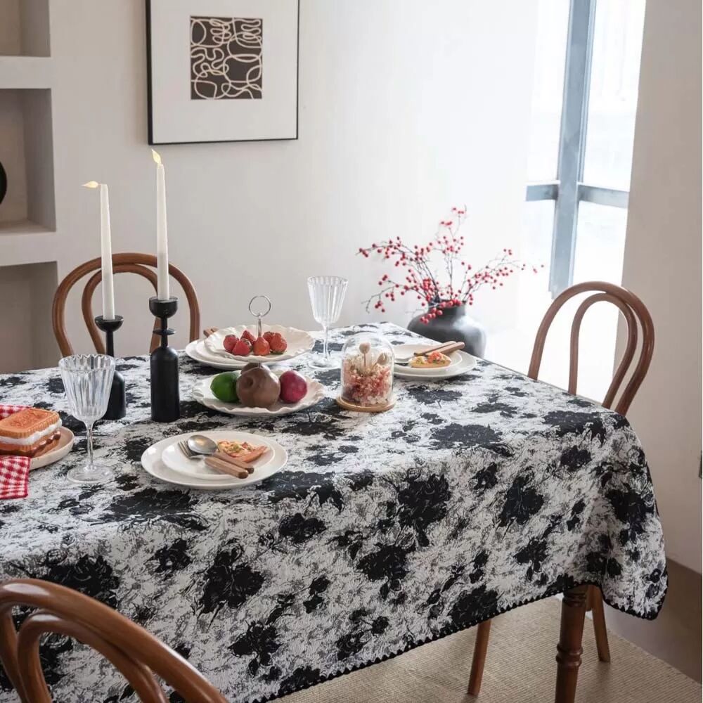 INF Französische Tischdecke - Jacquard Schwarz Graffiti, Verschiedene Größen 3XL