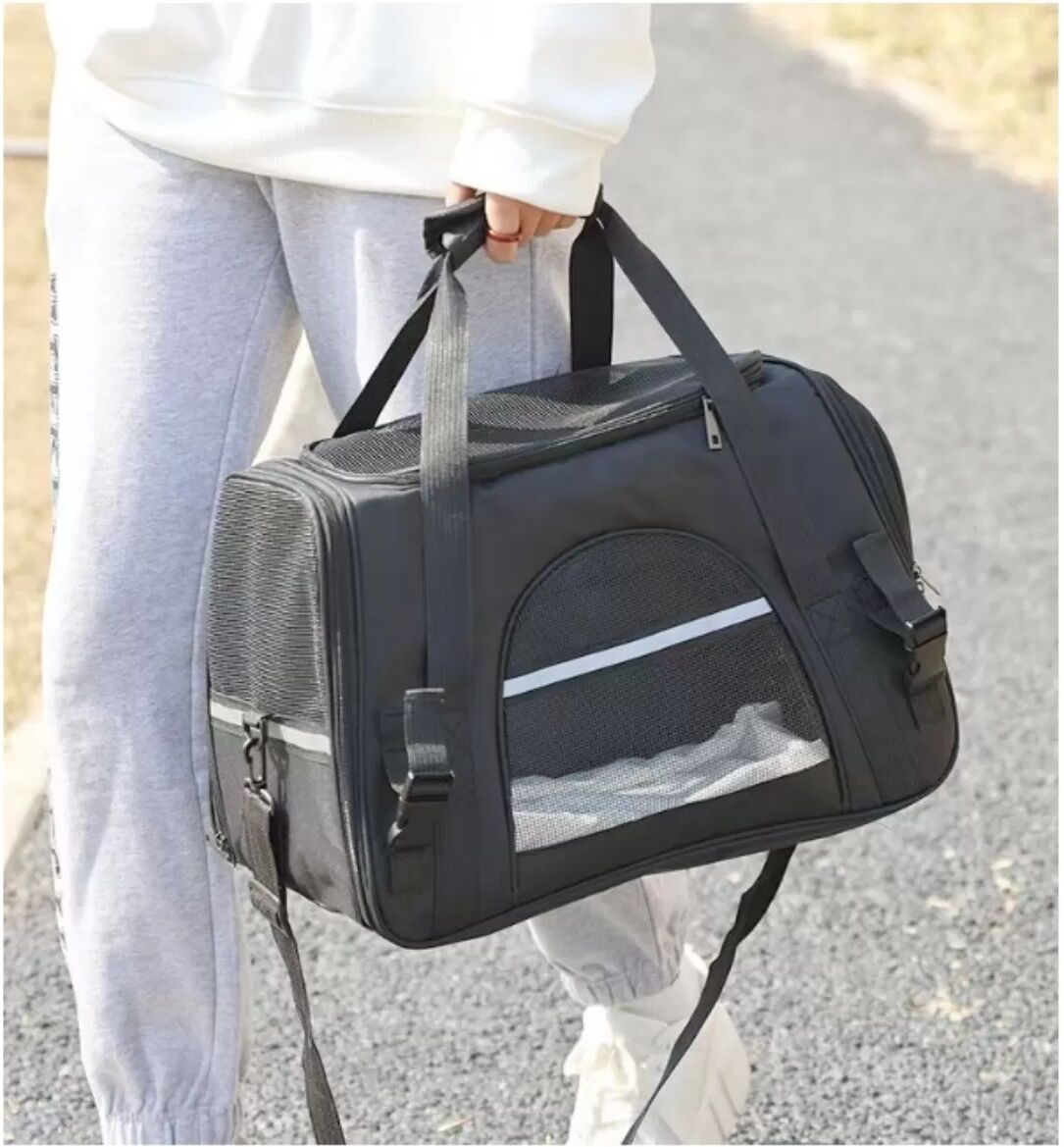 INF Großer 3-in-1 Haustier-Träger-Rucksack 45x30x30cm — Atmungsaktives Polyester, Mehrfachöffnungen, wandelbar Schwarz