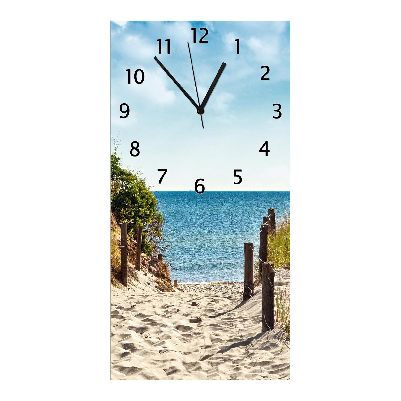 Wallario Uhr 30 x 30 cm, schwarze Zeiger Auf dem Sandweg zum Strand