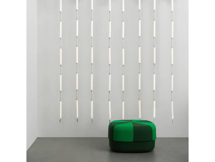 Suspension LED Reb, à 5 lampes, blanc, longueur 283 cm, UE - Normann Copenhagen - Salon / séjour - Moderne - Plastique - Multi-ampoules