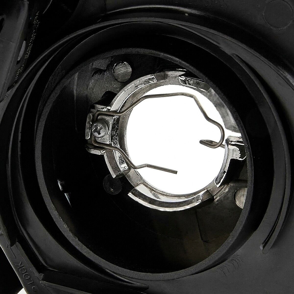 TYC 20-11762-15-2 Headlight
