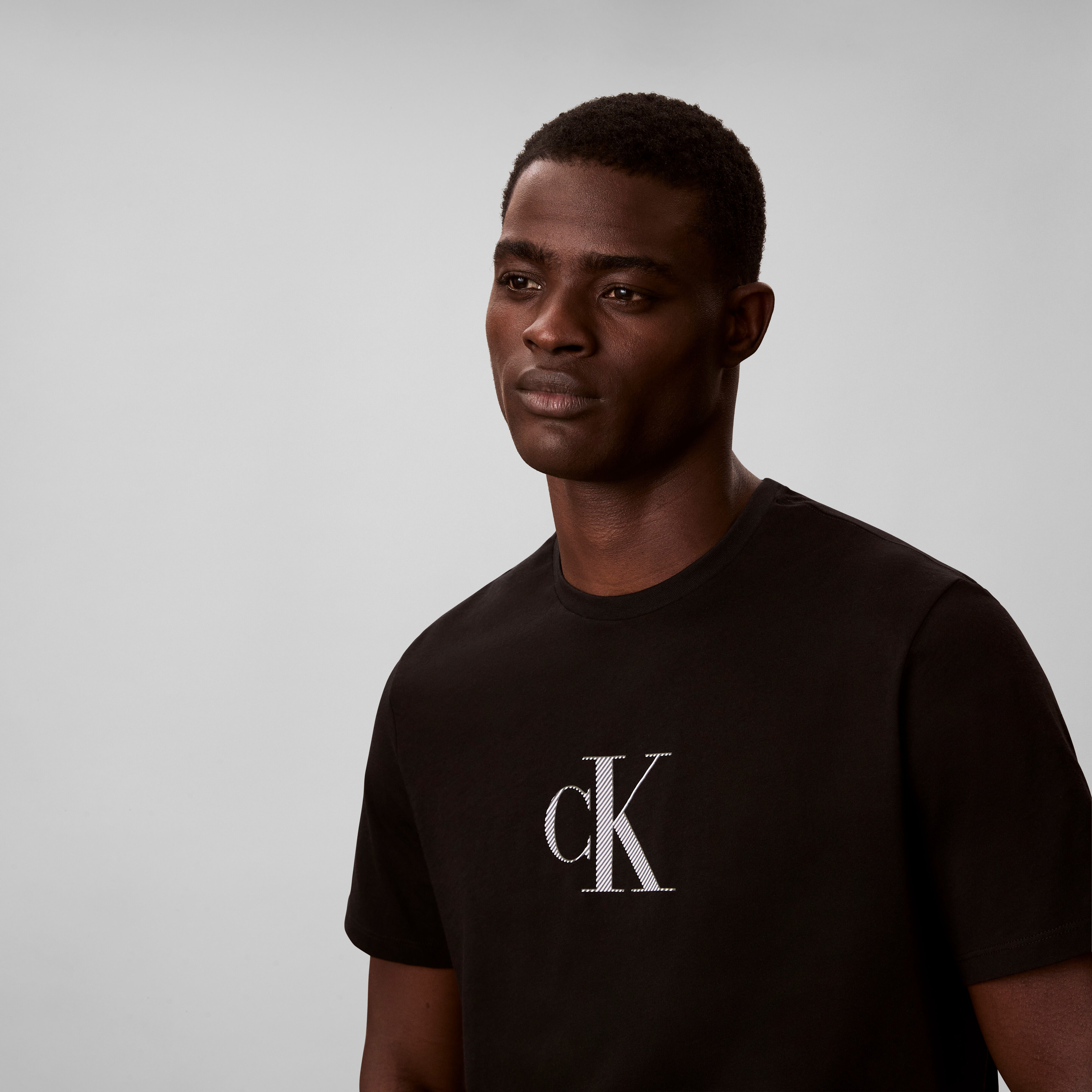 T-Shirt CALVIN KLEIN JEANS "SS 30S DISTRESS MONOGRAM GRAPHIC", Herren, Gr. XXL, schwarz, Web, Obermaterial: 100% Baumwolle, unifarben, klassisch normal, Rundhals, eingesetzt abgesteppte Kante, Shirts T-Shirt, Regular fit mit Logodruck schwarz XXL