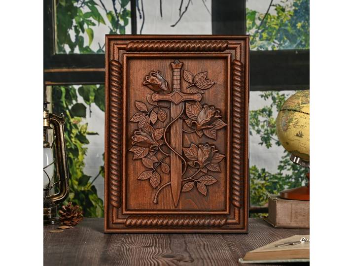 Cadre photo mural rétro en bois massif sculpté avec motif rose ancienne et épée, ornements de décoration intérieure