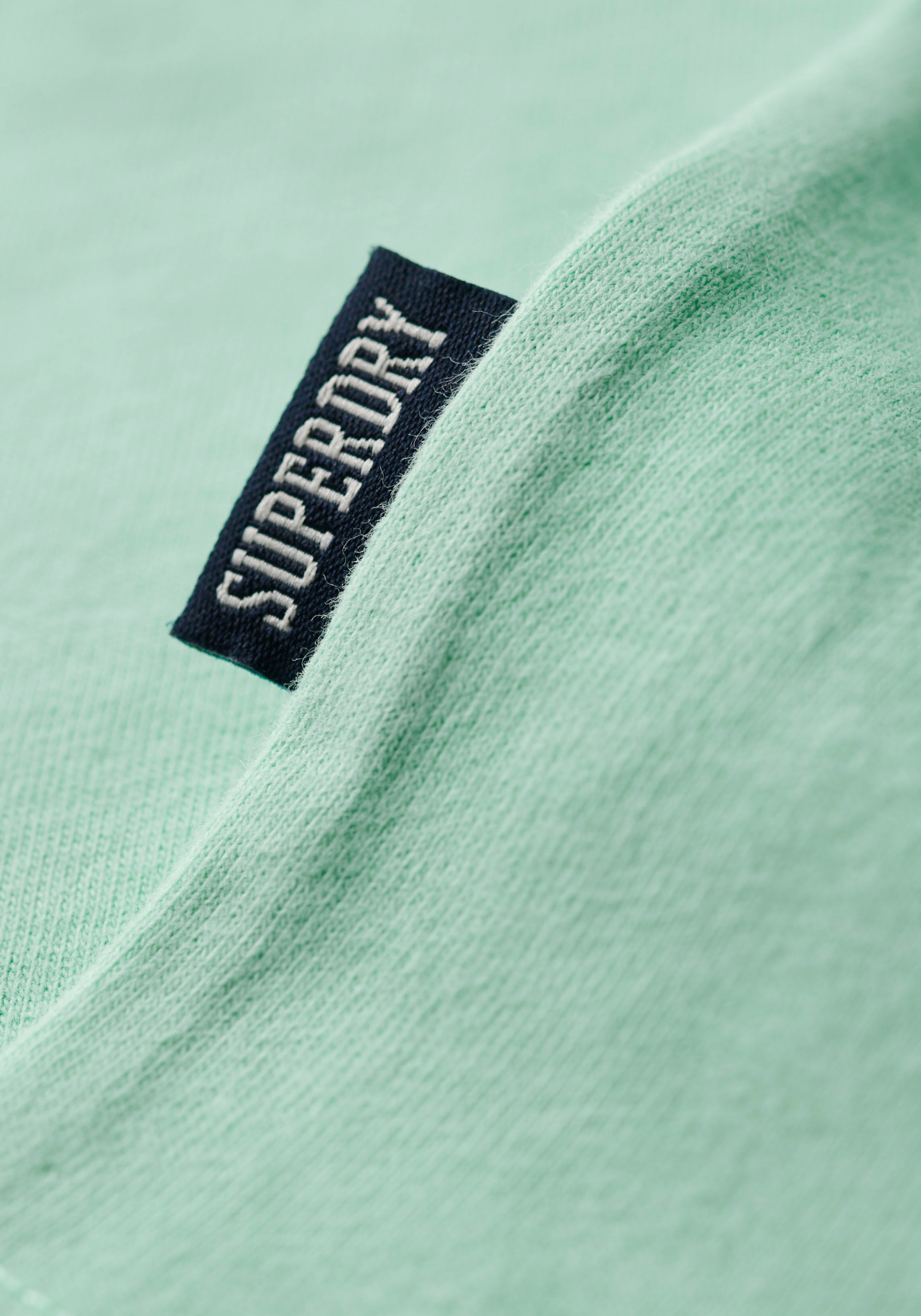 Rundhalsshirt SUPERDRY "ESSENTIAL LOGO EMB TEE", Herren, Gr. 3XL, grün (spearmint), Single Jersey, Obermaterial: 100% Baumwolle, unifarben, slim fit hüftlang, Rundhals, Shirts Rundhalsshirt, aus Baumwolle und Single Jersey, Slim Fit, Kurzarm, hüftlang spe