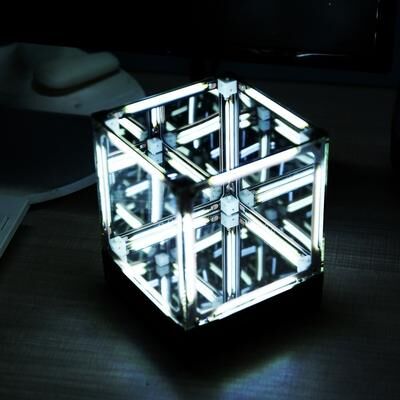 Universal Stock Levita Cube Magnetic Levitation Lamp Floating Cube LED Desk Lamp For Gaming Room Decor square white