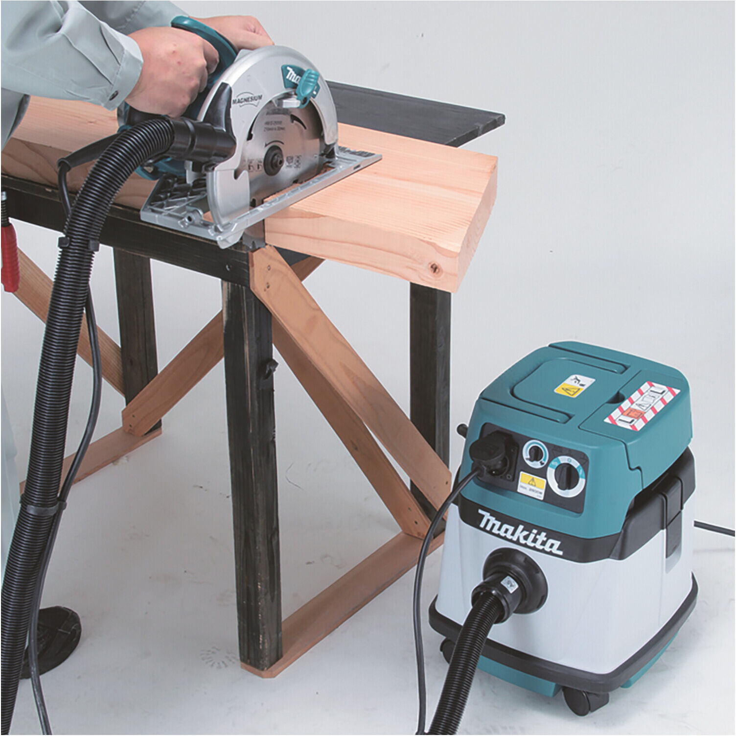 Makita Staubsauger Klasse L VC1310LX1)
