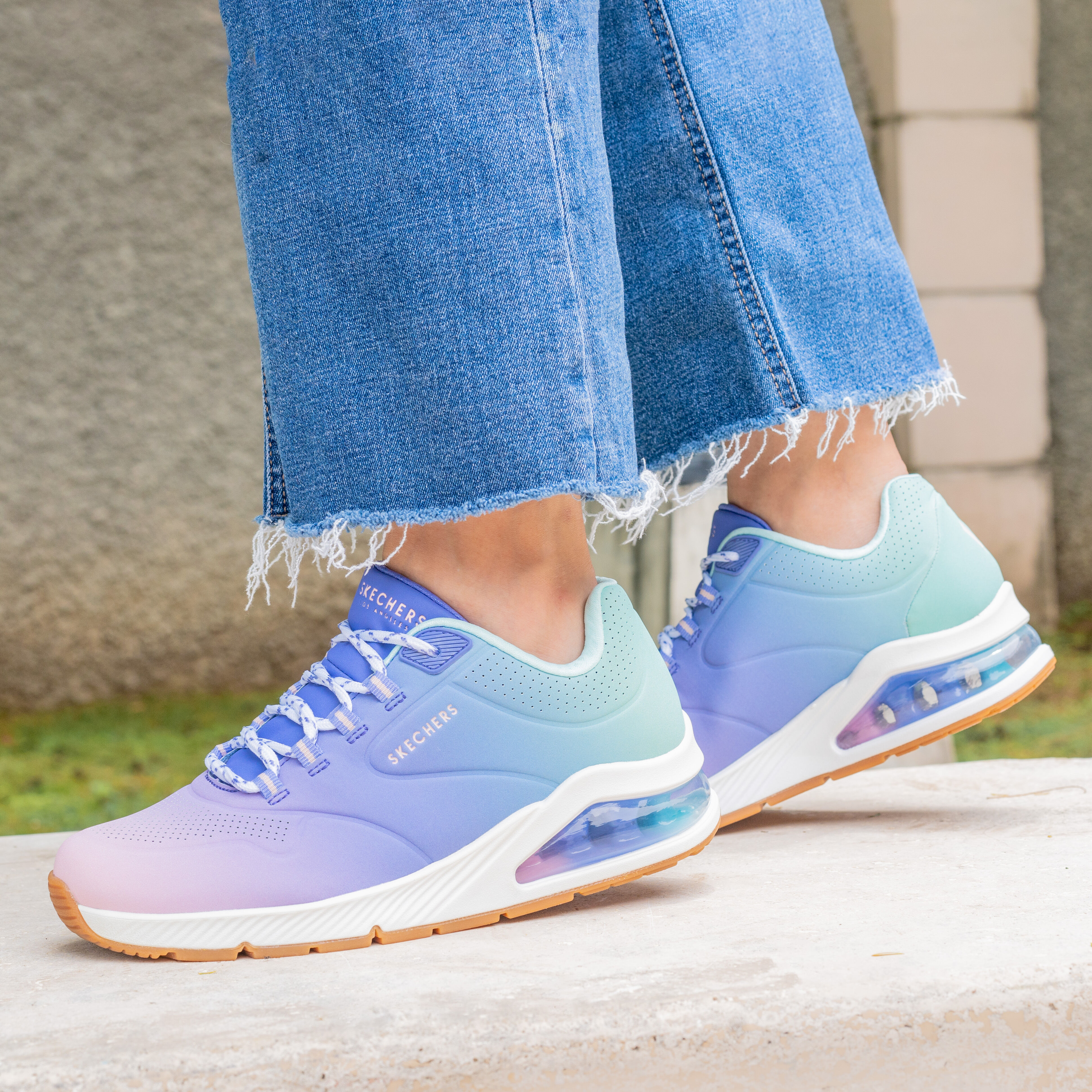 Sneaker SKECHERS "UNO 2 OMBRE AWAY", Damen, Gr. 35, Textil, blau (blau kombiniert), Lederimitat, mehrfarbig, Schuhe Sneaker, Freizeitschuh, Halbschuh, Schnürschuh in leuchtender Farbkombi blau kombiniert 35, Textil