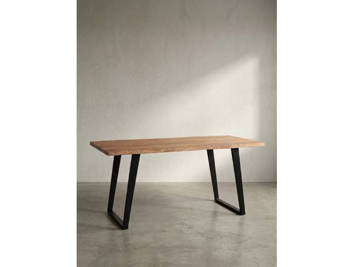 KADIMA DESIGN Esstisch Industrial Holztisch Baumkante, Akazie Massiv, U-Form Esszimmertisch (Naturkante, Live Edge, Handgefertigt, Unikat, Einzigartige Maserung), Naturholz, Live Edge, Handarbeit, Maserung, Unikat, Bodenschoner