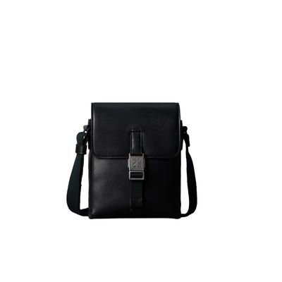 Umhängetasche CALVIN KLEIN "EMBLEM HW REPORTER", Damen, Gr. B/H/T: 15cm x 18cm x 5cm, schwarz, Lederimitat, Taschen Umhängetasche, Unisex Corss Body Bag, Schultertasche mit edlem Verschluss