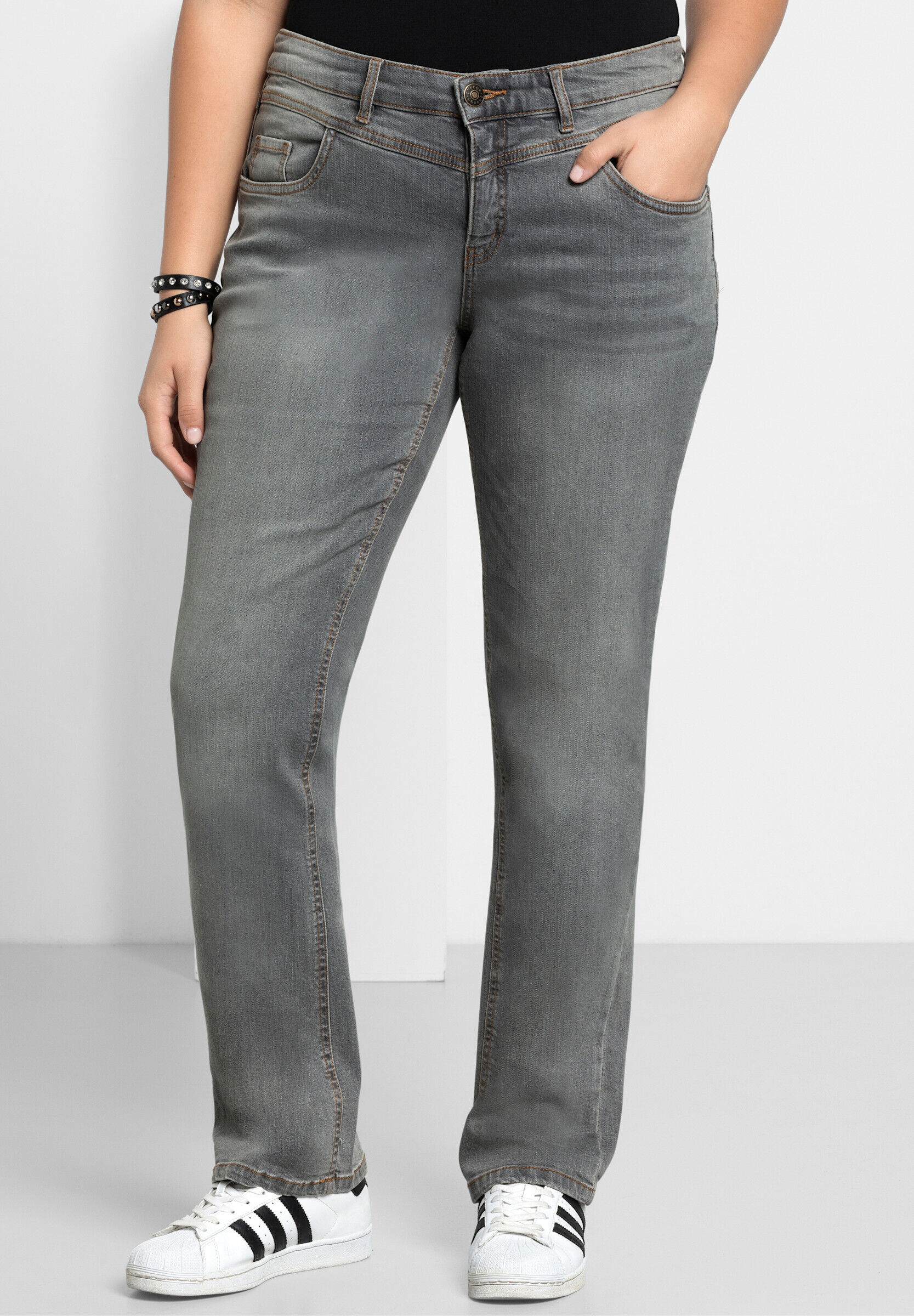 Bequeme Jeans SHEEGO "Stretch-Jeans Gerade Jeans mit Used-Effekten", Damen, Gr. 29, K-Gr, grau (grau denim), Modisch, Jeans Bequeme Jeans, »Die Gerade« mit Used-Effekten