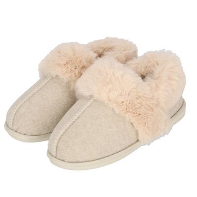 Hausschuh XQ FOOTWEAR, Damen, Gr. 37/38, weiß (sanftes weiß), Obermaterial: 100% Polyester. Futter: 100% Polyester. Laufsohle: 100% Gummi, unifarben, Schuhe Hausschuh, mit strapazierfähiger Gummisohle