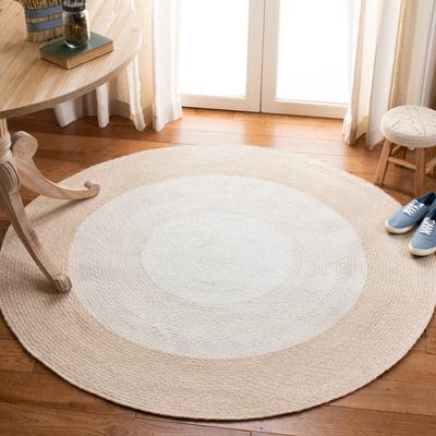 SAFAVIEH Handmade Edelgard Country Border Rug