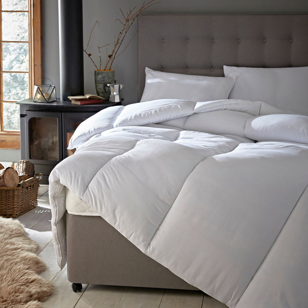 Silentnight Warm and Cosy Double Decker 18 Tog Duvet White Kingsize (5')