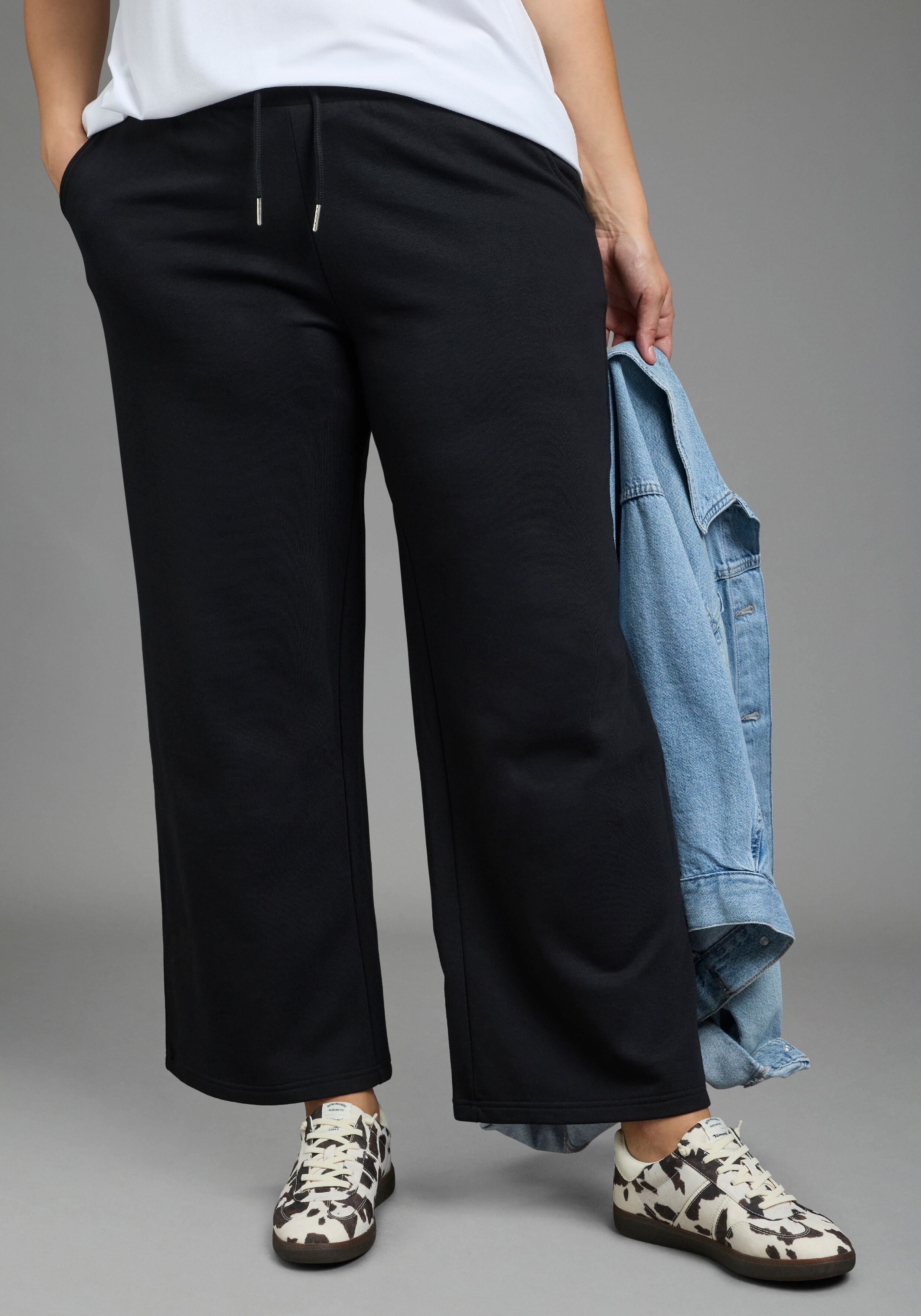 Jogginghose LAURA SCOTT CURVE "Grosse Grössen", Damen, Gr. 56, N-Gr, schwarz, French Terry;Sweatware, Obermaterial: 60% Baumwolle, 40% Polyester, clean, unifarben, Basic, lang, Hosen Jogginghose, mit lässiger Beinweite, ideal für Kurven schwarz 56, N-Gr