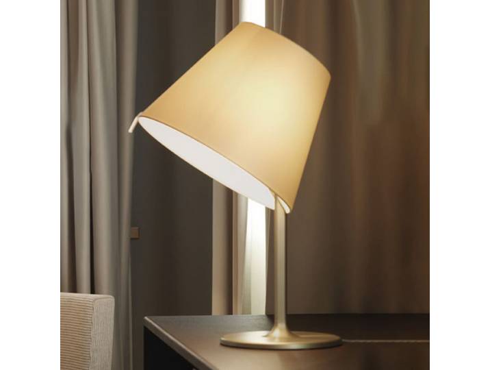 Melampo T Lampe de Table Bronze - Artemide - Salon / séjour - Design - Tissu / textile - Avec abat-jour