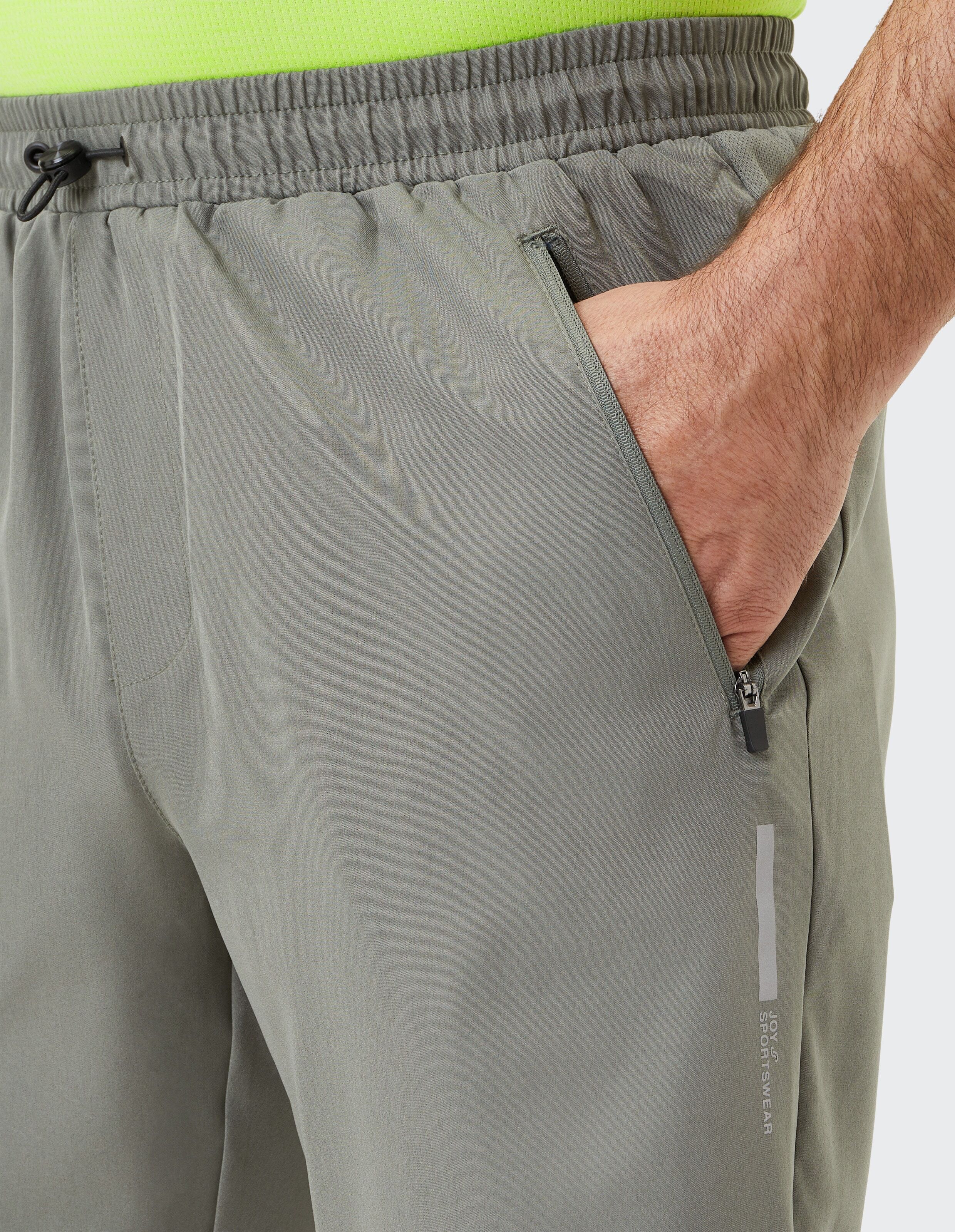 Shorts JOY SPORTSWEAR "SHORTS MAREK", Herren, Gr. 54, N-Gr, grün (smoky grün), Obermaterial: 90% Polyester, 10% Elasthan, Hosen Shorts, sportlicher Stil, für Sportmode und Freizeitaktivitäten smoky grün 54, N-Gr