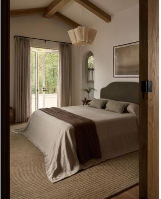 Alexander Home Kildan Traditional Area Rug