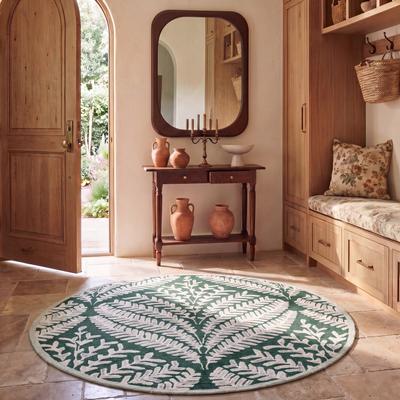 SAFAVIEH Handmade Capri Ilianka Wool Rug