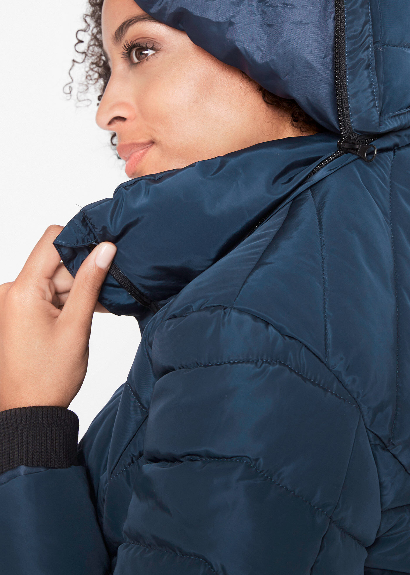 bonprix "Winterjacke" mit Kapuze mit wattierter Füllung, mit abnehmbarer Kapuze, pflegeleicht dunkelblau 52