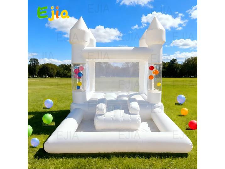 Maison gonflable blanche de rebond de 13 pieds/4m, avec colonnes de ballons, château de rebond de qualité commerciale 100% PVC pour fête d'anniversaire
