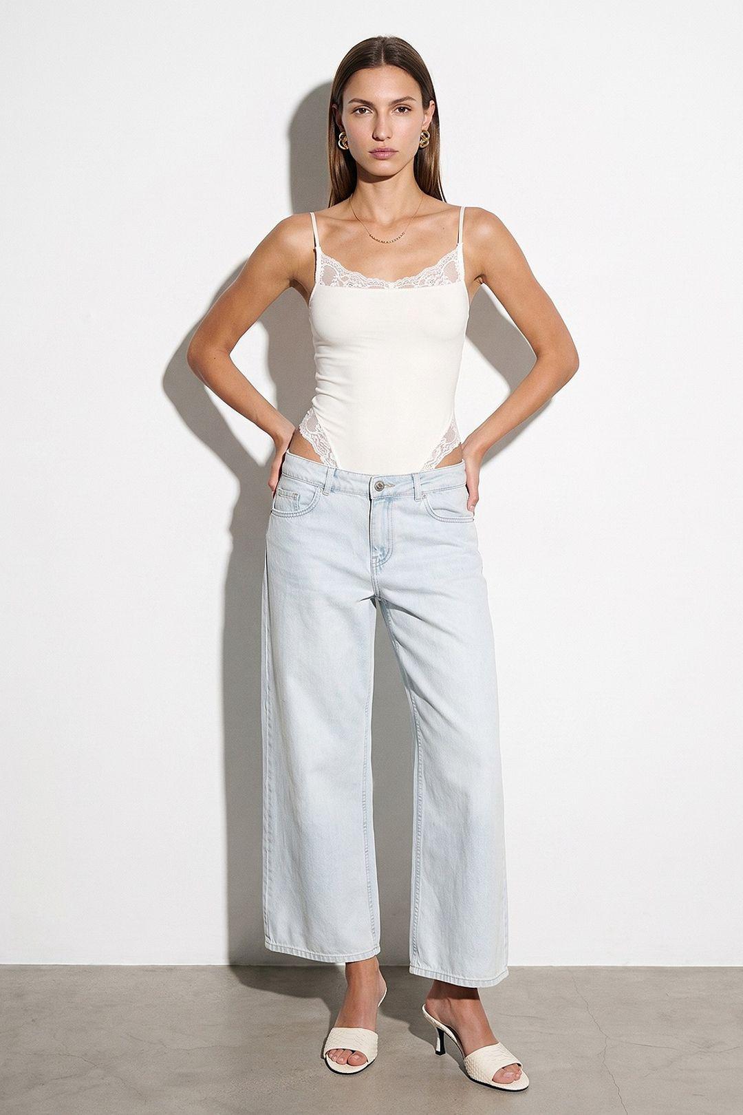 Spitzen Ärmellose Slim-Fit Body Bluse