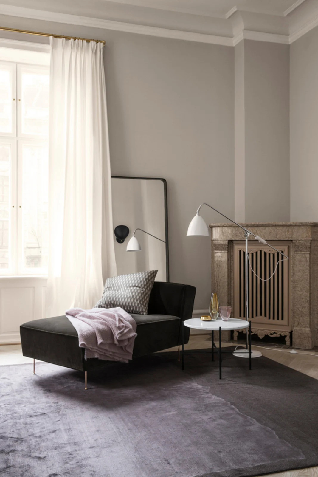 GUBI Bestlite Bl4 Vloerlamp Geelkoper/Matte Wit Ø21 cm