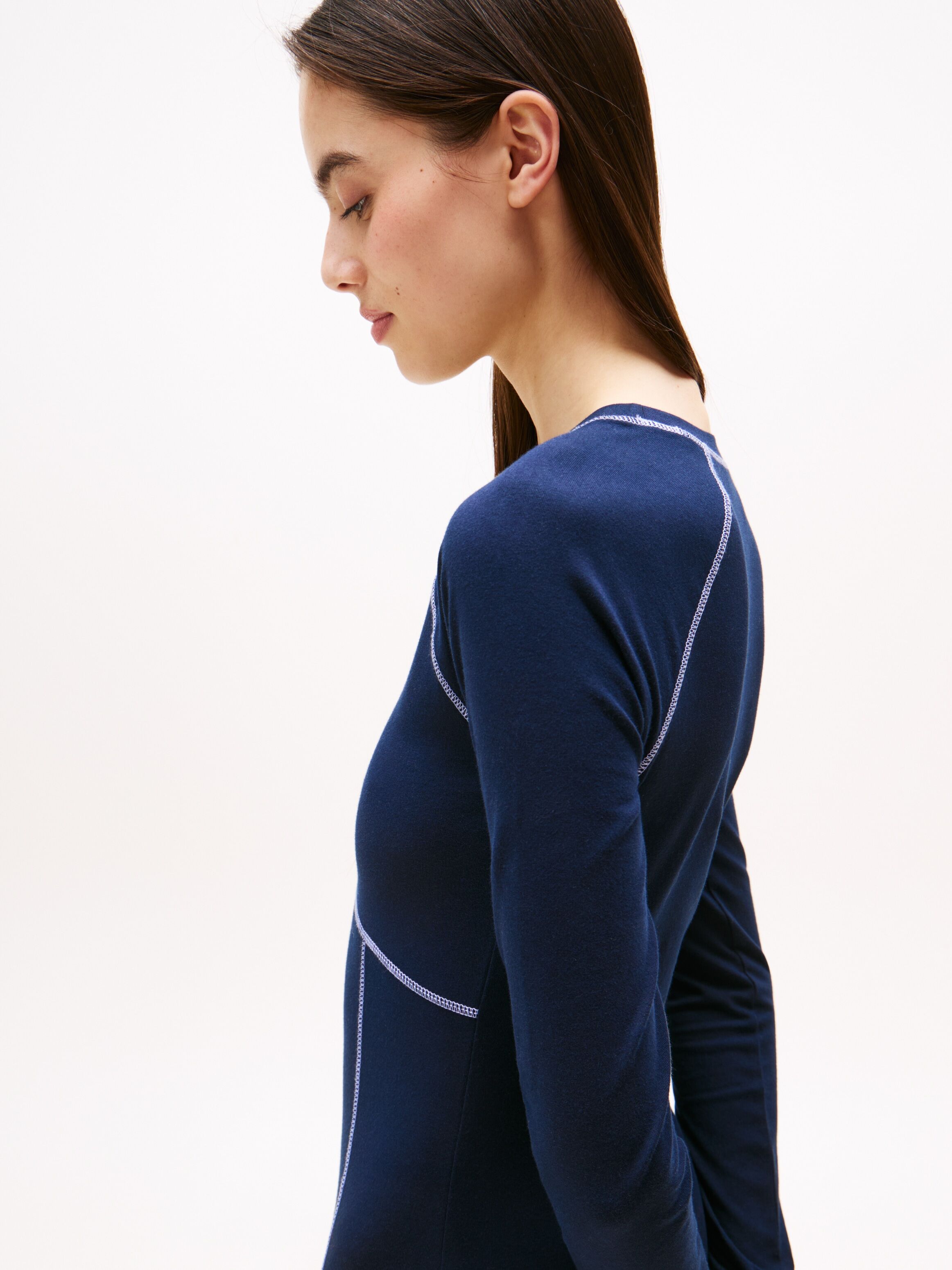 Jerseykleid TOMMY JEANS "TJW BODYCON LINEAR MINI DRESS", Damen, Gr. M (38), N-Gr, Langarm, Jersey, blau (schwarz night navy), Jersey, Obermaterial: 94% Baumwolle, 6% Elasthan, unifarben, figurbetont kurz, Rundhals, Kleider Jerseykleid