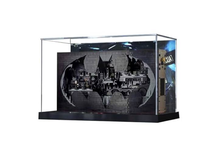 TRUSTFAR Acryl Staubdichte Vitrine Entworfen für LE-GO 76252 Shadow of The Bat Cave Bausteinmodell, Transparente Box, Displaybox Kompatibel mit Le-go 76252.(Kein Modell) (Hintergrund)