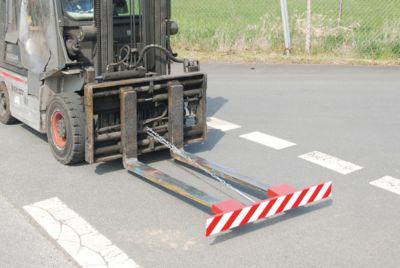 Gabelzinkenschild, gemäß StVZO ° 30 c (1), lackiert