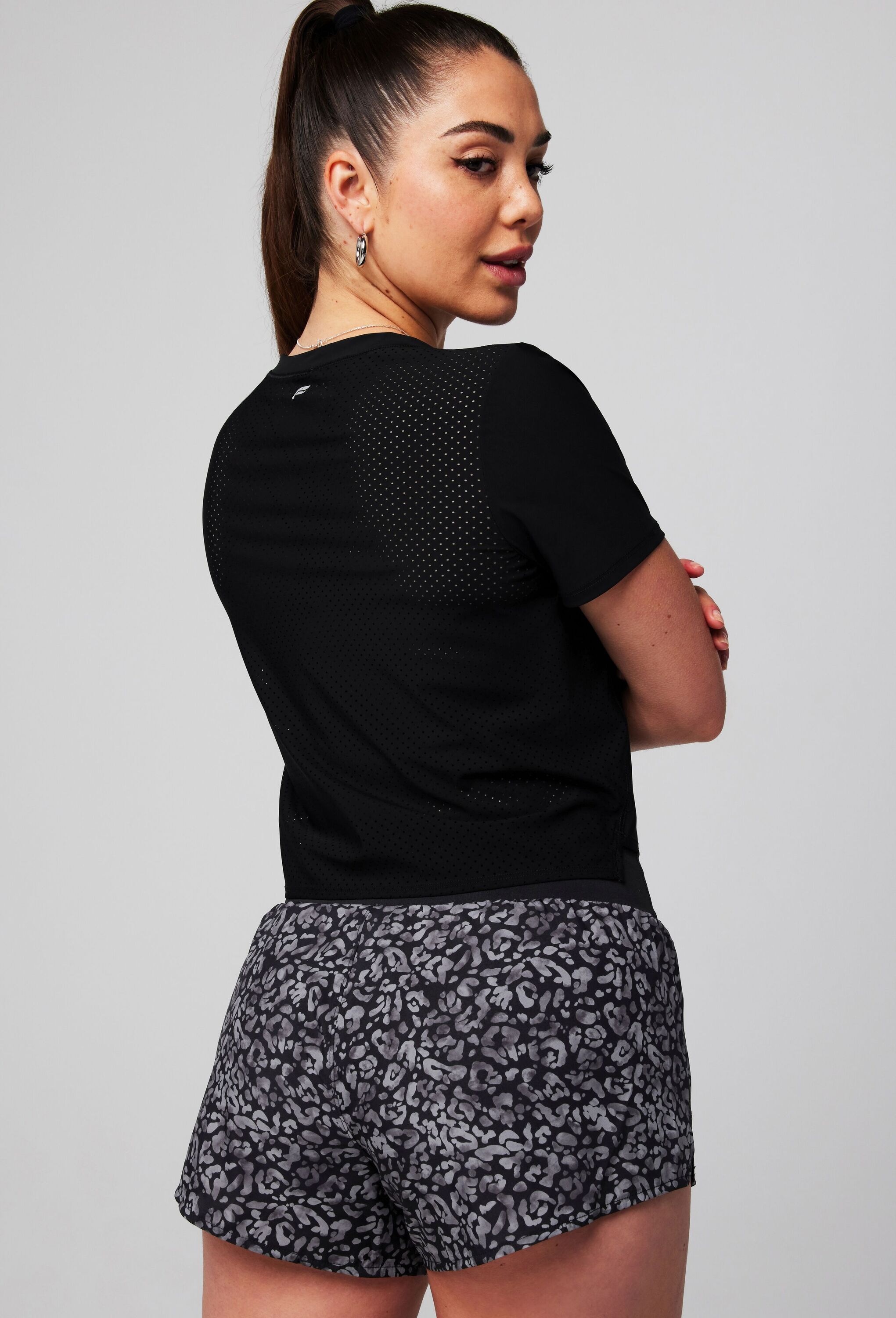 T-Shirt FABLETICS "Fabletics T-Shirt Essential Air", Damen, Gr. M, schwarz, Obermaterial: 78% Polyamid PA. 22% Elasthan EL., uni, regular fit, Rundhals, Shirts T-Shirt, mit Anti-Geruchs-Technologie