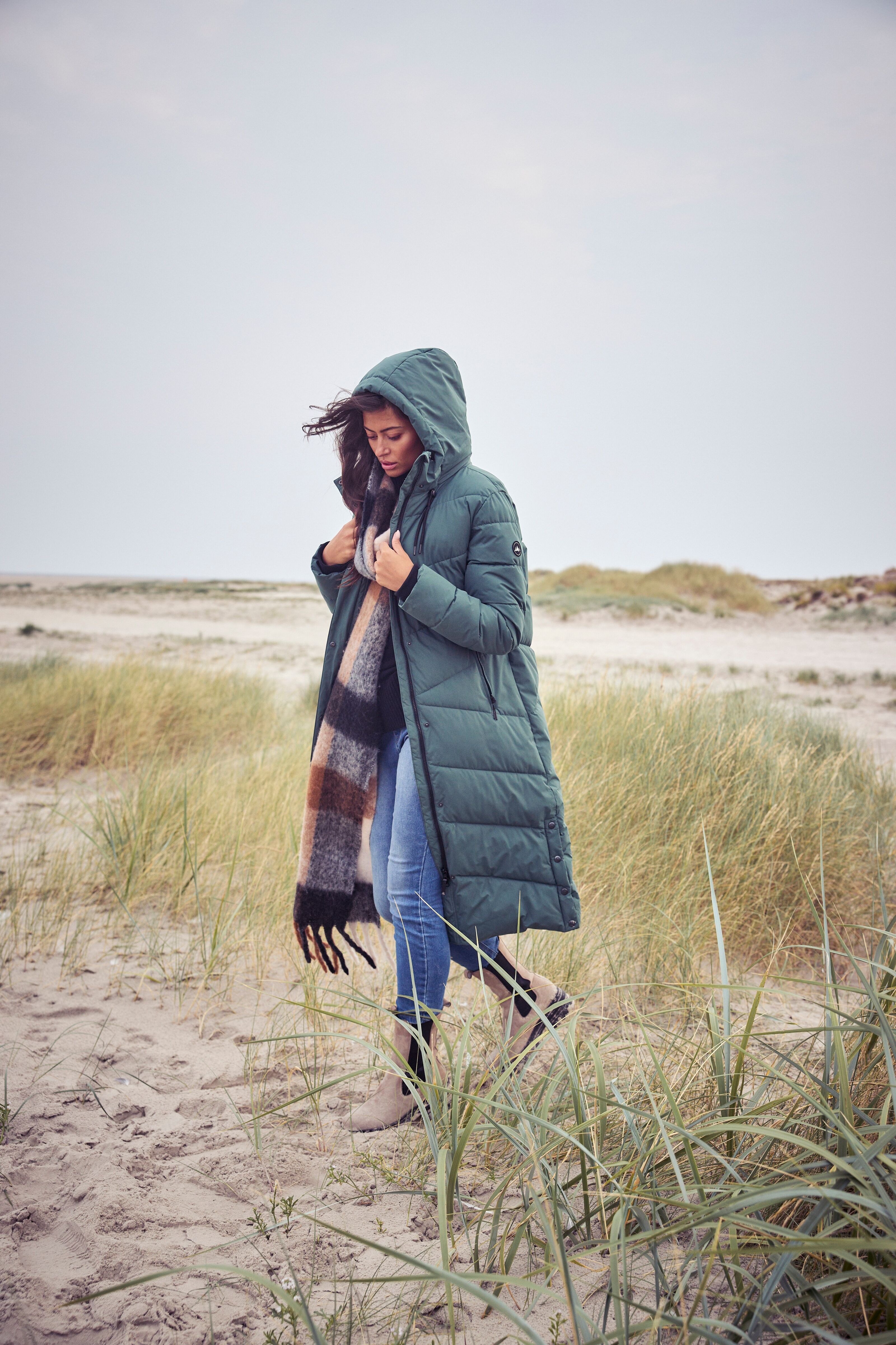 Modeschal LAURA SCOTT, Damen, braun (camel, braun), Web, Kunstfaser, gemustert, kariert, Modetücher Modeschal, im trendigen Karo-Design in Maxi-Länge - in neuer Farbkombination camel, braun Einheitsgröße
