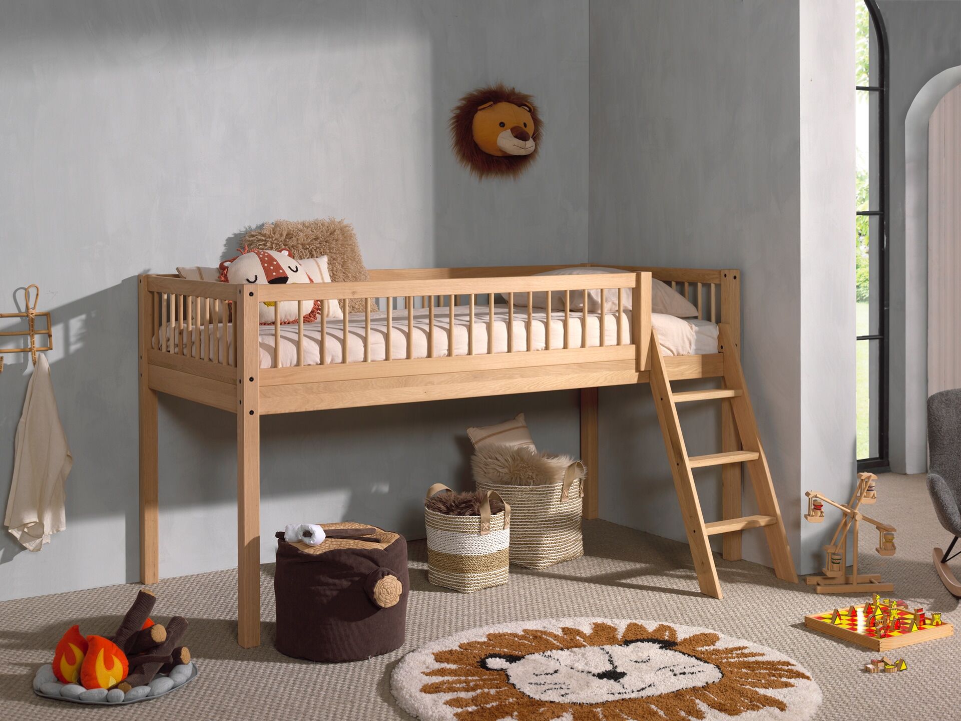 Spielbett VIPACK, braun (eiche natur geölt, eiche natur geölt, eiche natur geölt), B:135,5cm H:114cm L:207,5cm, Betten, Spielbett, aus massiver Eiche geölt, LF 90x2000cm, RR, Leiter u. Absturzschutz eiche natur geölt, eiche natur geölt, eiche natur geölt 