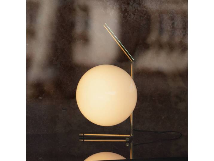 FLOS Designer Tischlampe IC T1 Low, dimmbar, messing / gold, für Wohn- / Esszimmer, Metall, Design