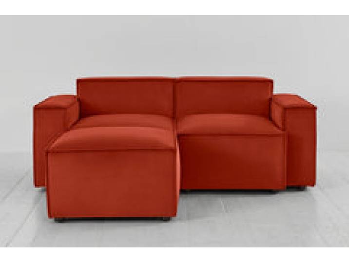 Zweisitzer-Sofa Model 03 mit Chaiselongue links, Paprikarot