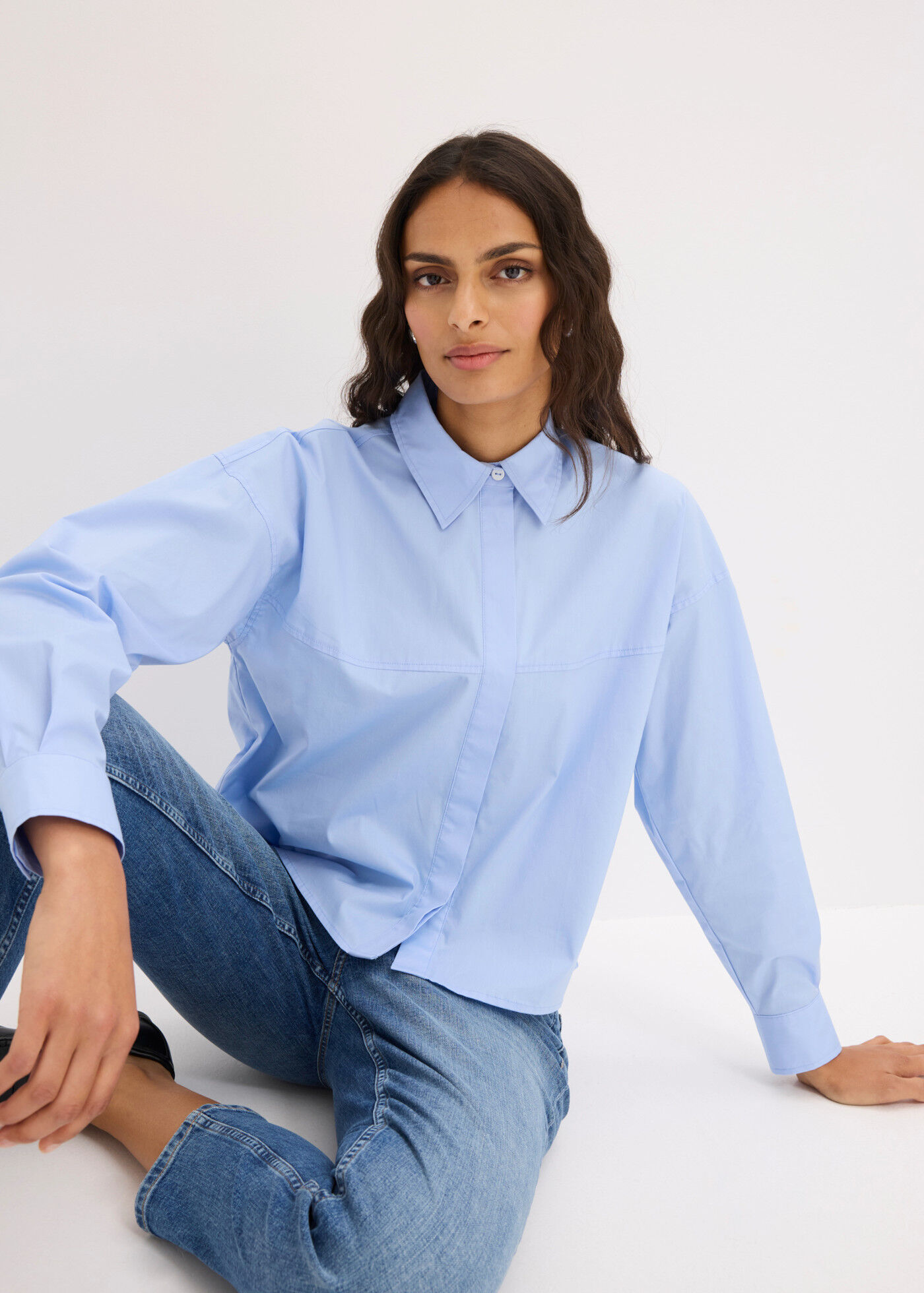 Langarmbluse BONPRIX, Damen, Gr. 44, blau (perlblau), Obermaterial: 97% Baumwolle, 3% Elasthan, loose fit, Blusen Langarmbluse, locker geschnittene Hemdbluse, in Hüftlänge, Loose Fit, mit Langarm perlblau 44